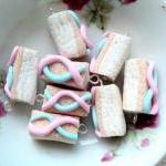 6pcs Bread Party - Strawberry Icing
